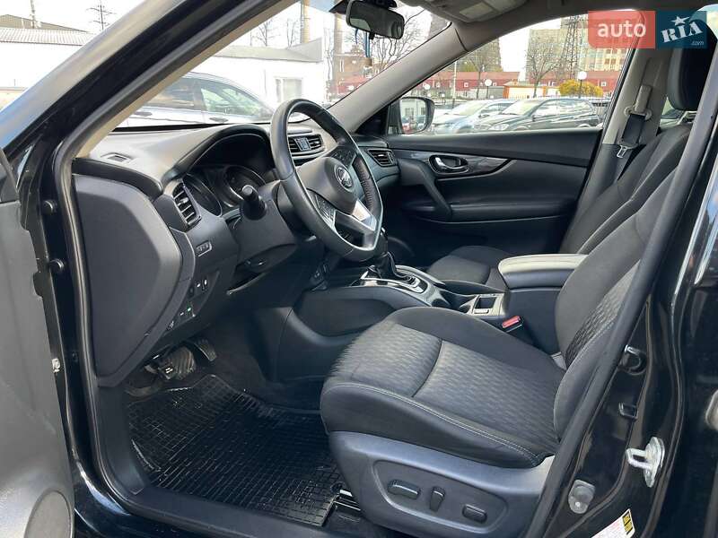 Позашляховик / Кросовер Nissan Rogue 2017 в Києві