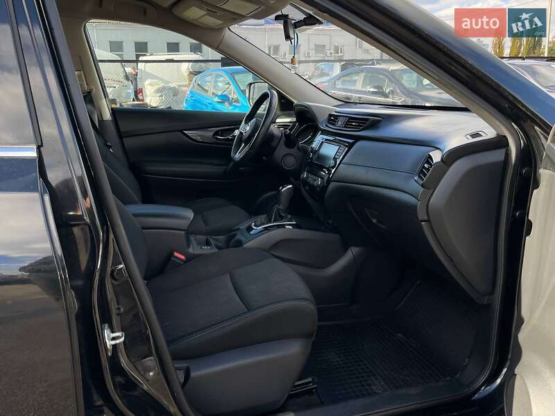 Позашляховик / Кросовер Nissan Rogue 2017 в Києві