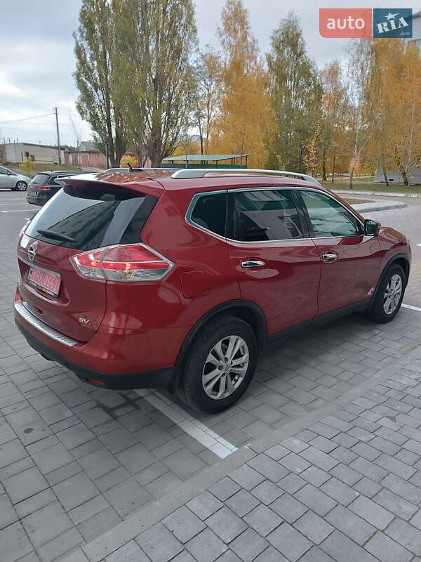 Позашляховик / Кросовер Nissan Rogue 2016 в Сарнах