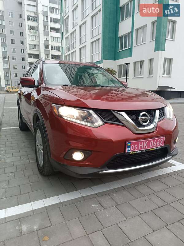 Позашляховик / Кросовер Nissan Rogue 2016 в Сарнах