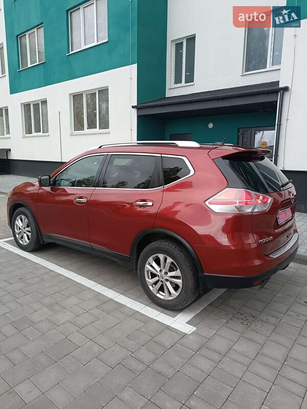Позашляховик / Кросовер Nissan Rogue 2016 в Сарнах