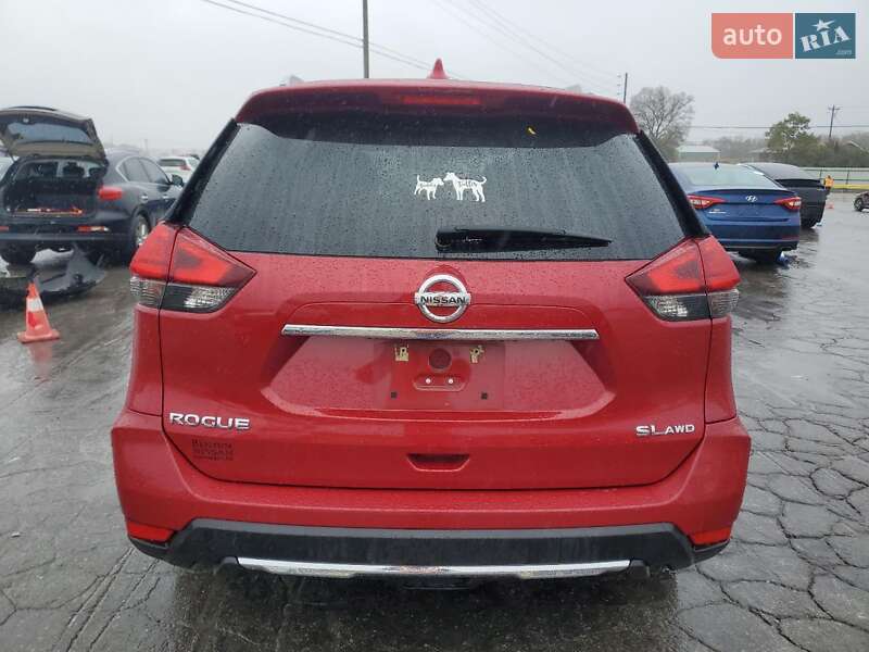 Внедорожник / Кроссовер Nissan Rogue 2017 в Львове