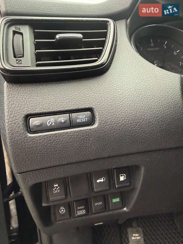 Позашляховик / Кросовер Nissan Rogue 2018 в Києві