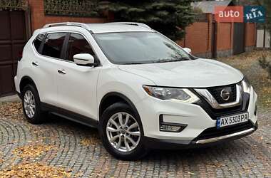 Внедорожник / Кроссовер Nissan Rogue 2017 в Харькове