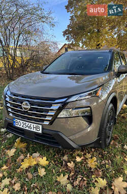 Позашляховик / Кросовер Nissan Rogue 2024 в Тернополі