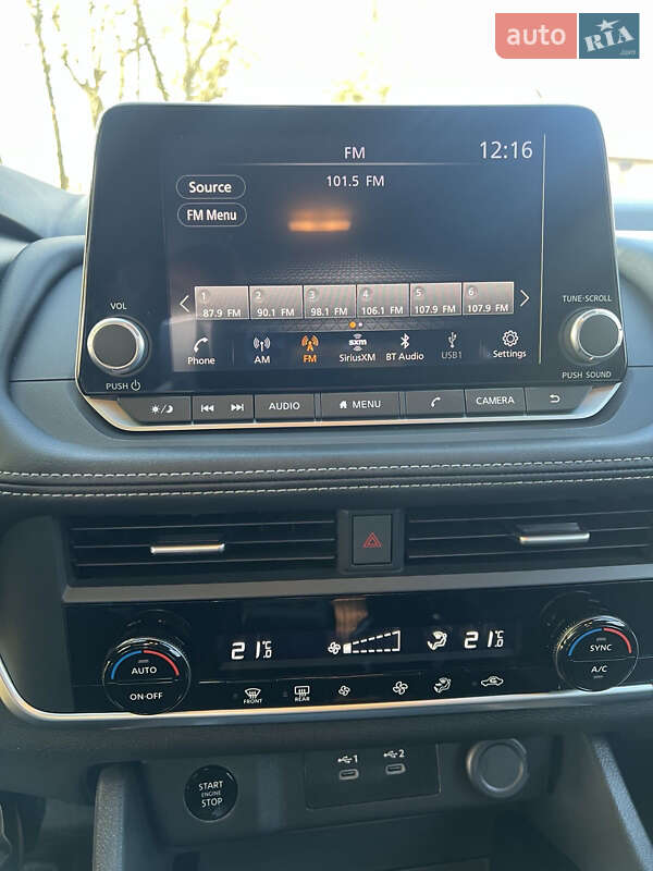 Внедорожник / Кроссовер Nissan Rogue 2024 в Тернополе