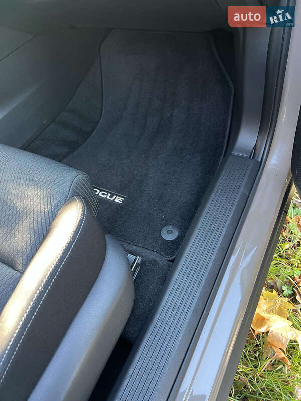 Внедорожник / Кроссовер Nissan Rogue 2024 в Тернополе