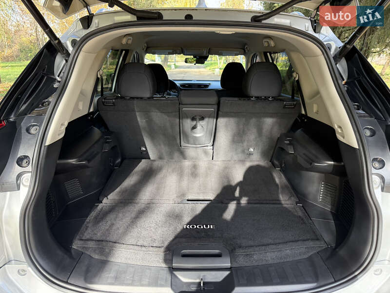 Внедорожник / Кроссовер Nissan Rogue 2019 в Ровно