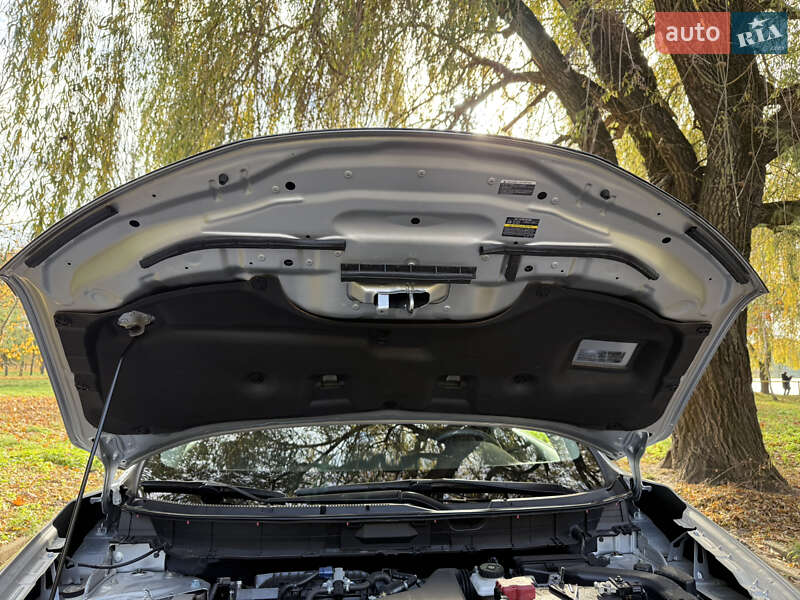 Внедорожник / Кроссовер Nissan Rogue 2019 в Ровно