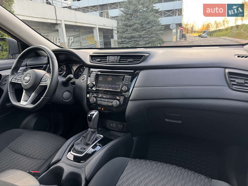 Позашляховик / Кросовер Nissan Rogue 2018 в Києві