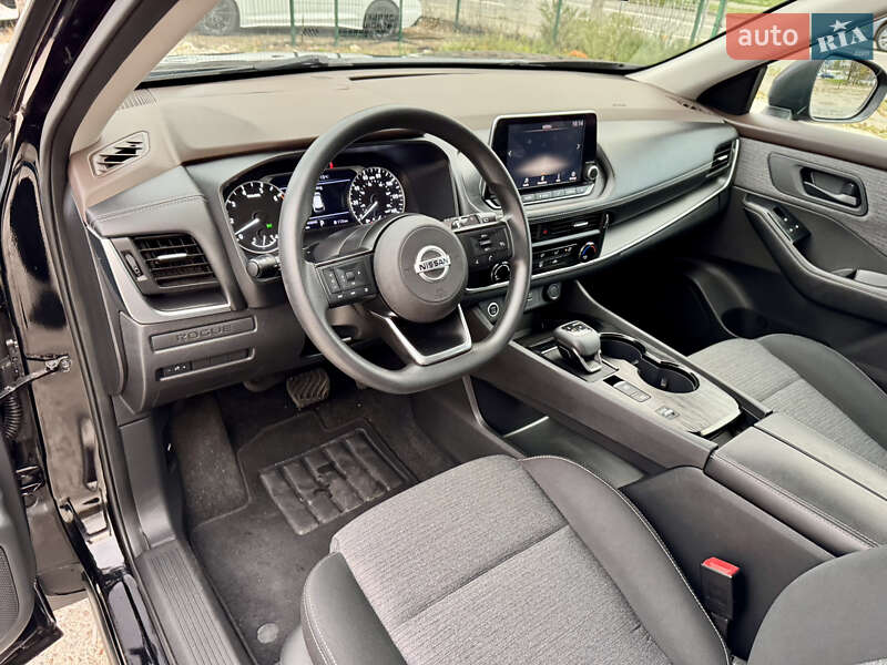 Внедорожник / Кроссовер Nissan Rogue 2021 в Киеве