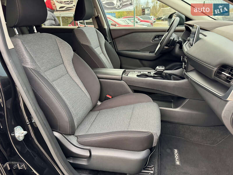 Внедорожник / Кроссовер Nissan Rogue 2021 в Киеве