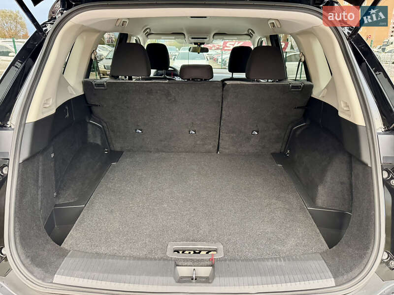 Внедорожник / Кроссовер Nissan Rogue 2021 в Киеве