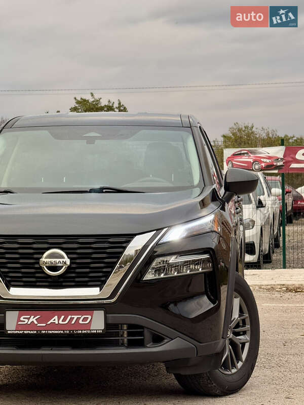 Внедорожник / Кроссовер Nissan Rogue 2021 в Киеве