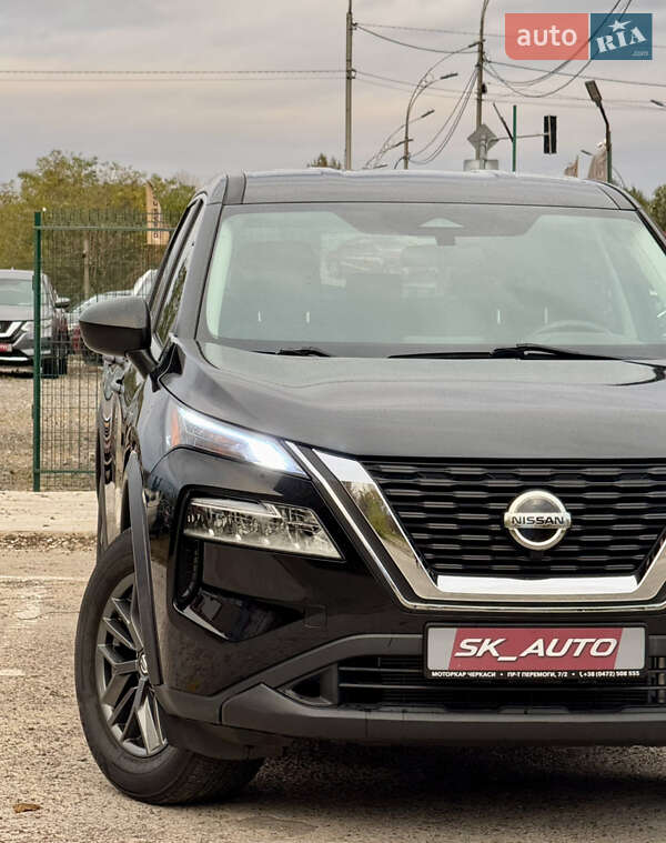 Внедорожник / Кроссовер Nissan Rogue 2021 в Киеве