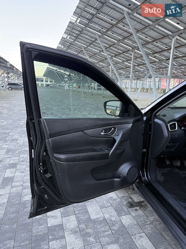 Внедорожник / Кроссовер Nissan Rogue 2015 в Львове