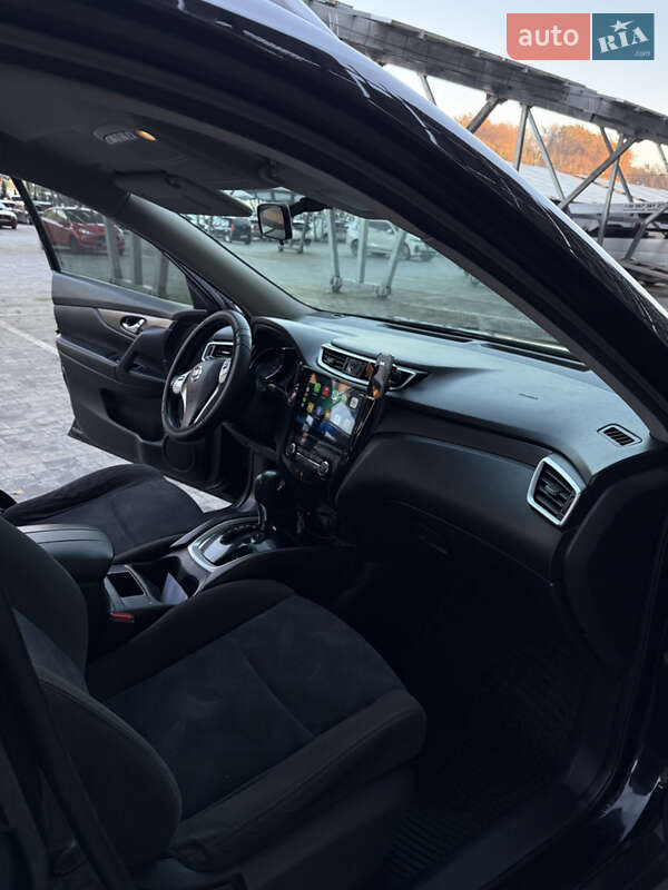 Внедорожник / Кроссовер Nissan Rogue 2015 в Львове