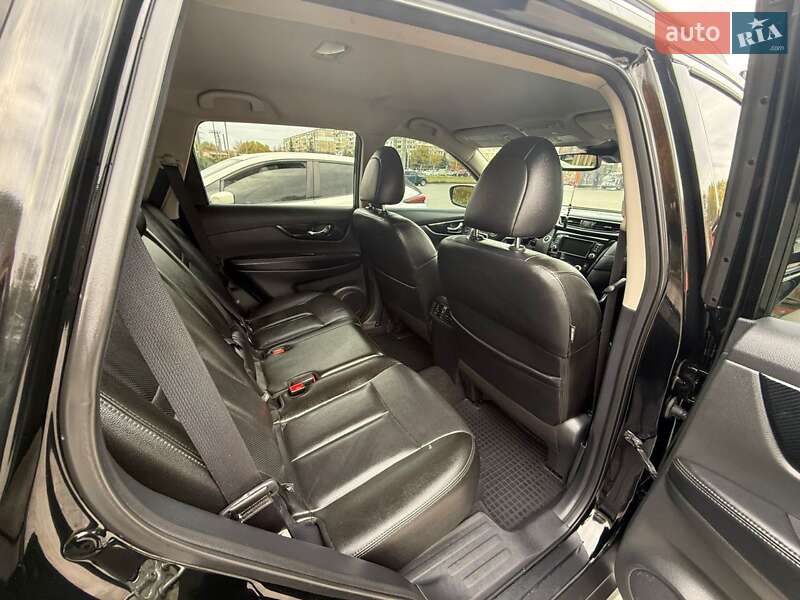 Позашляховик / Кросовер Nissan Rogue 2019 в Полтаві