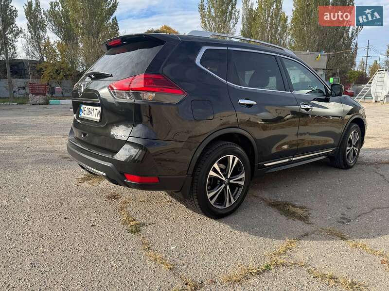 Позашляховик / Кросовер Nissan Rogue 2017 в Запоріжжі
