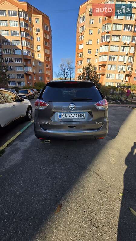 Внедорожник / Кроссовер Nissan Rogue 2015 в Киеве