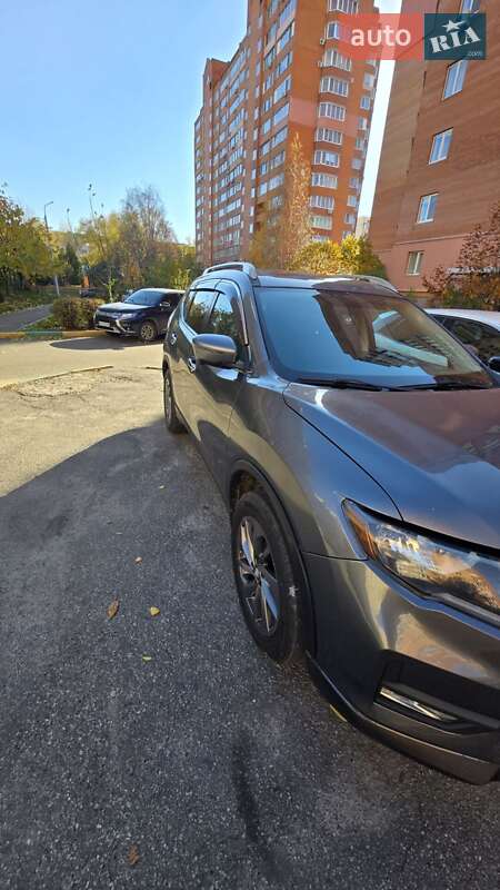 Внедорожник / Кроссовер Nissan Rogue 2015 в Киеве