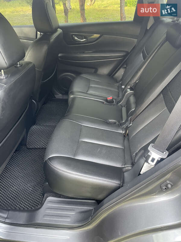 Внедорожник / Кроссовер Nissan Rogue 2019 в Бродах