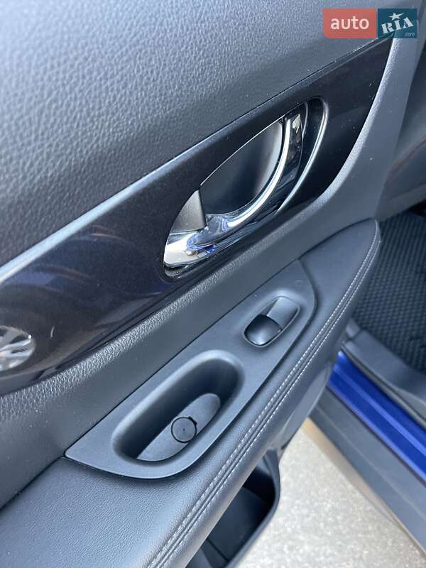 Позашляховик / Кросовер Nissan Rogue 2017 в Вінниці