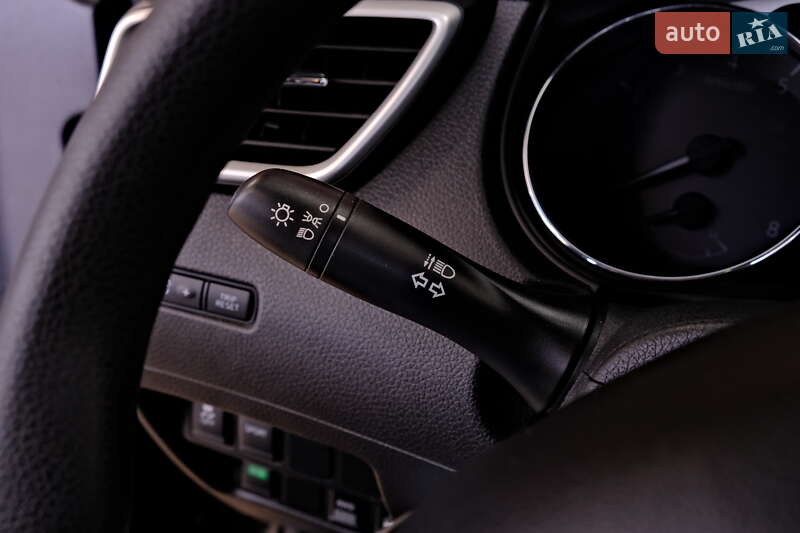 Позашляховик / Кросовер Nissan Rogue 2016 в Одесі