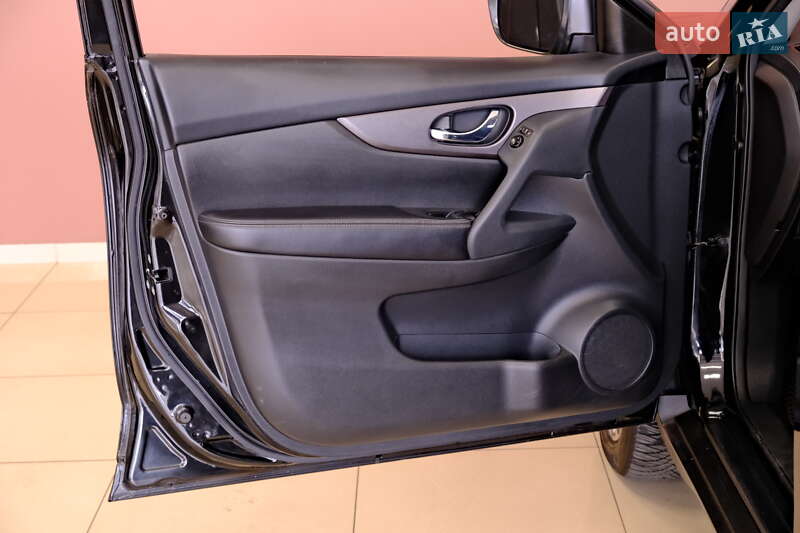 Позашляховик / Кросовер Nissan Rogue 2016 в Одесі