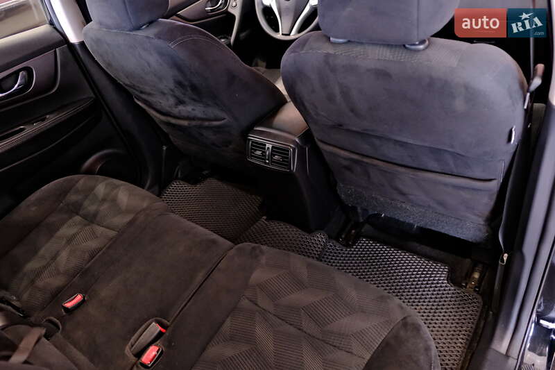 Позашляховик / Кросовер Nissan Rogue 2016 в Одесі