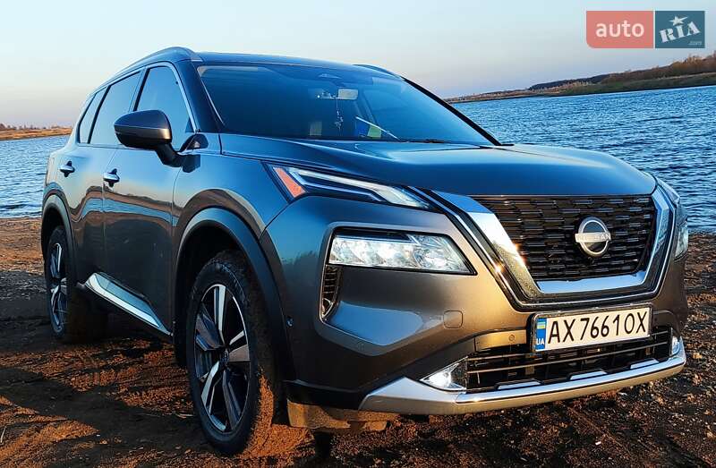 Внедорожник / Кроссовер Nissan Rogue 2022 в Первомайске