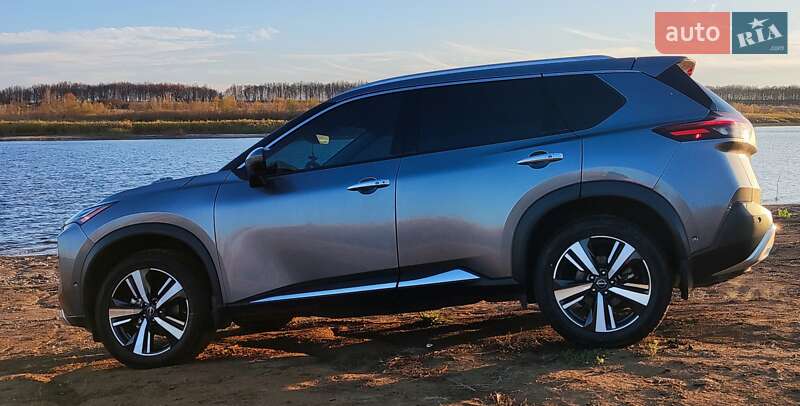 Внедорожник / Кроссовер Nissan Rogue 2022 в Первомайске