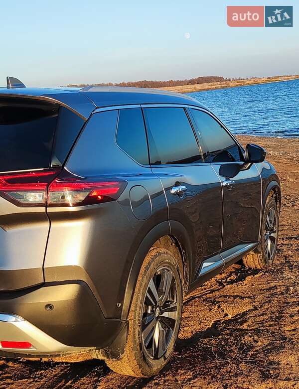 Внедорожник / Кроссовер Nissan Rogue 2022 в Первомайске