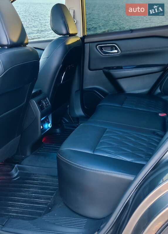 Внедорожник / Кроссовер Nissan Rogue 2022 в Первомайске