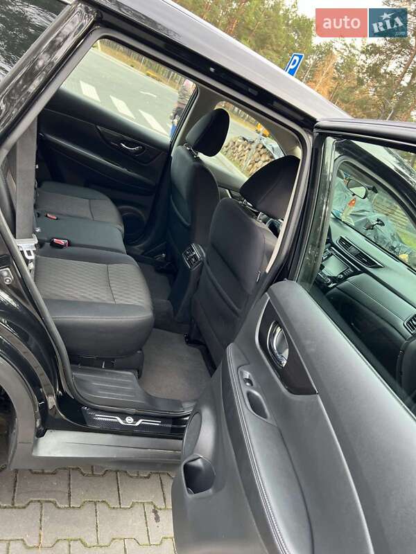 Внедорожник / Кроссовер Nissan Rogue 2018 в Маневичах