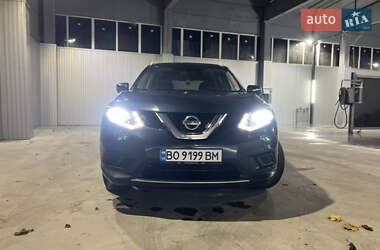 Позашляховик / Кросовер Nissan Rogue 2015 в Рівному