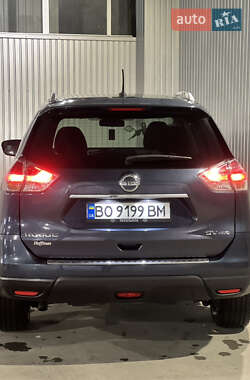 Позашляховик / Кросовер Nissan Rogue 2015 в Рівному