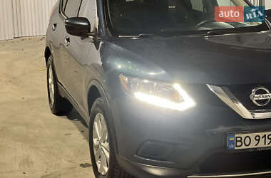 Позашляховик / Кросовер Nissan Rogue 2015 в Рівному