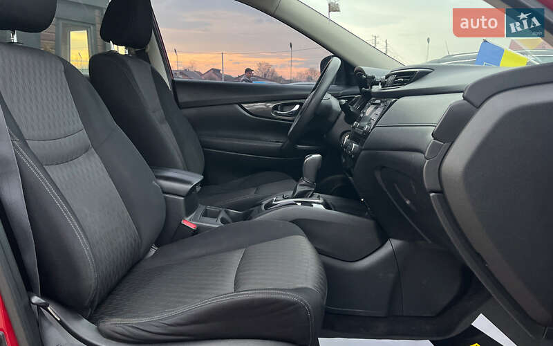 Внедорожник / Кроссовер Nissan Rogue 2017 в Коломые