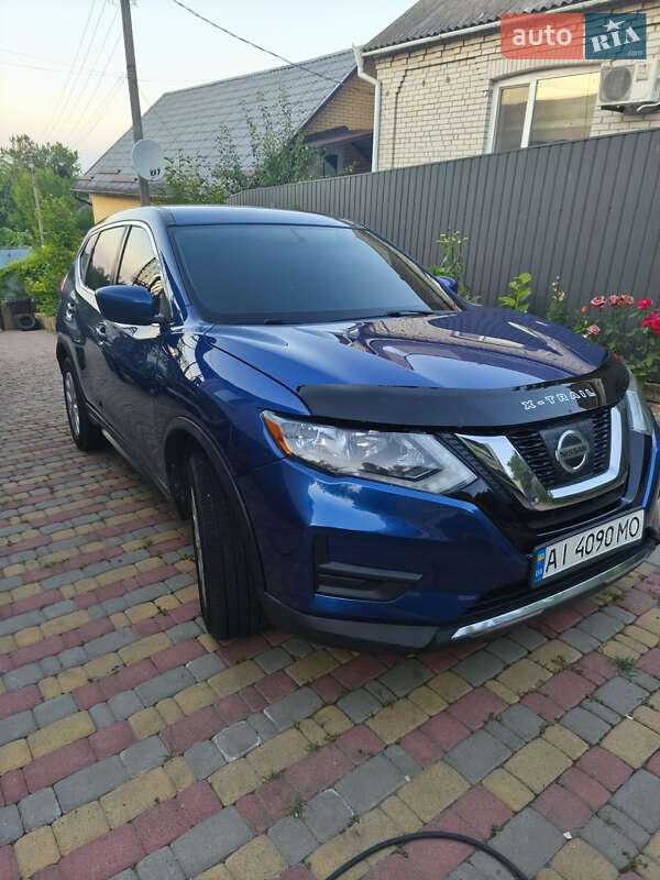 Внедорожник / Кроссовер Nissan Rogue 2017 в Ракитном