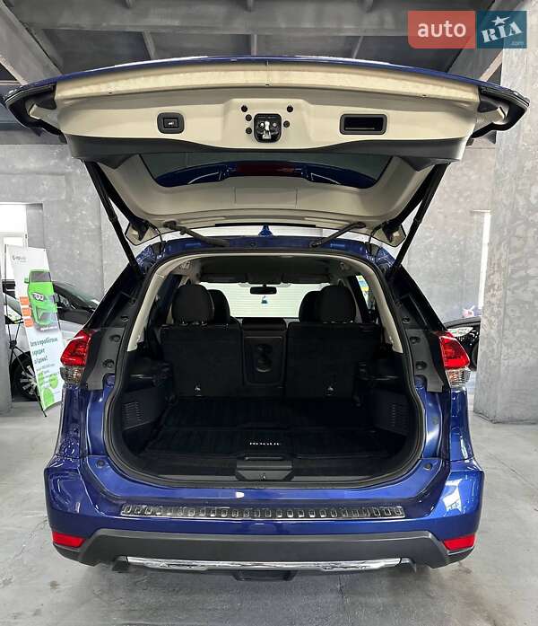 Внедорожник / Кроссовер Nissan Rogue 2018 в Каменском