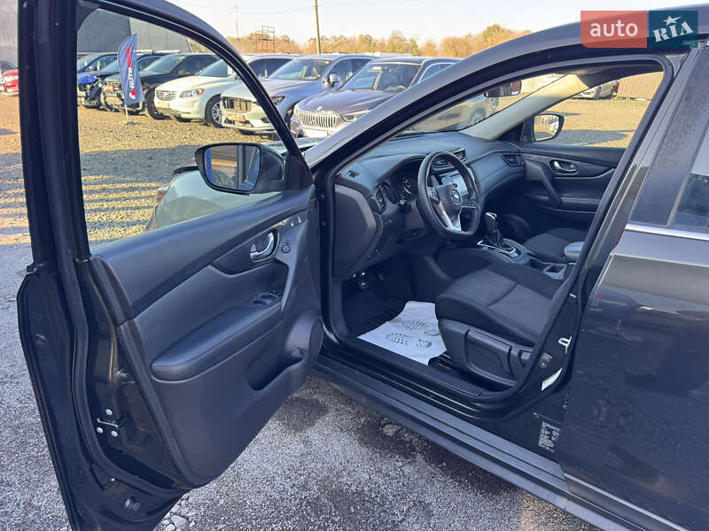 Позашляховик / Кросовер Nissan Rogue 2017 в Луцьку