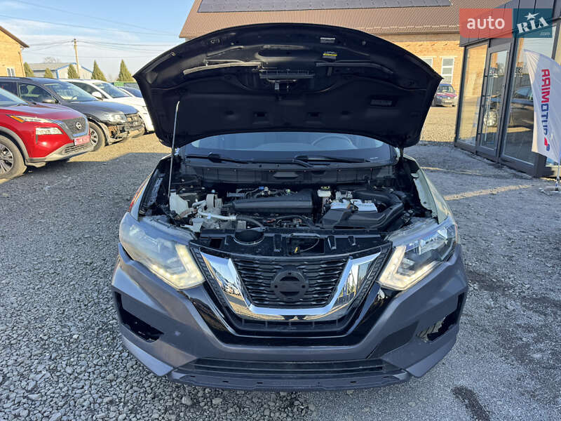 Позашляховик / Кросовер Nissan Rogue 2017 в Луцьку