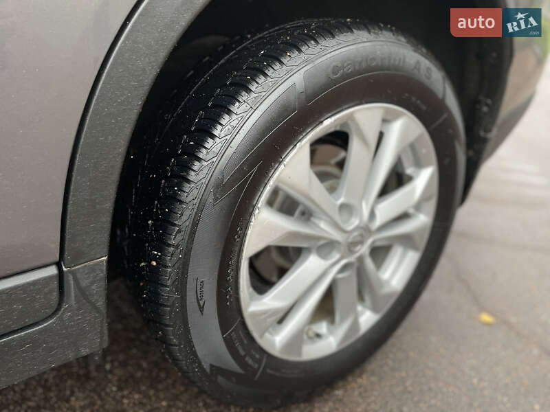 Позашляховик / Кросовер Nissan Rogue 2015 в Житомирі