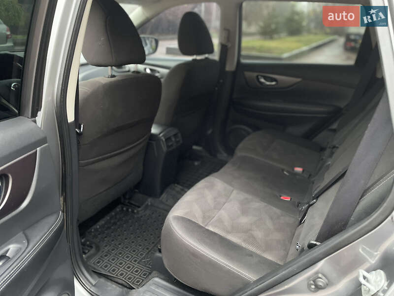 Позашляховик / Кросовер Nissan Rogue 2015 в Житомирі