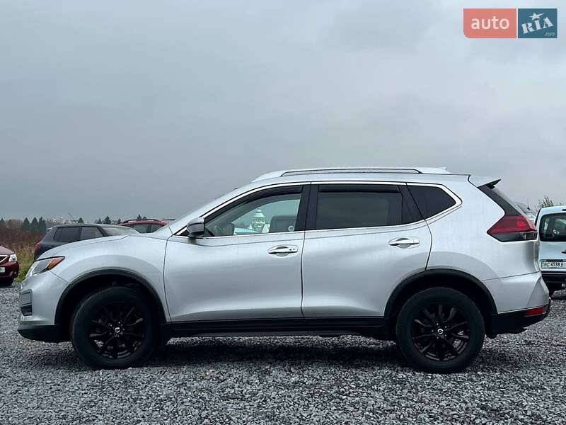 Внедорожник / Кроссовер Nissan Rogue 2017 в Львове