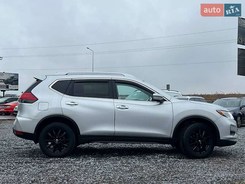 Внедорожник / Кроссовер Nissan Rogue 2017 в Львове