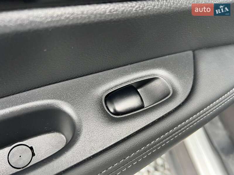 Внедорожник / Кроссовер Nissan Rogue 2017 в Львове