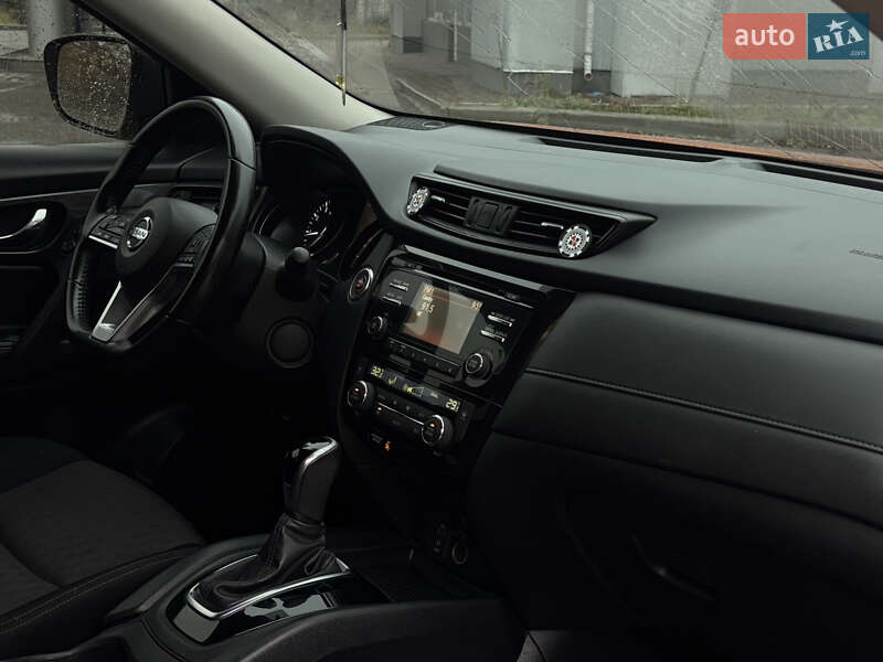 Позашляховик / Кросовер Nissan Rogue 2016 в Миколаєві