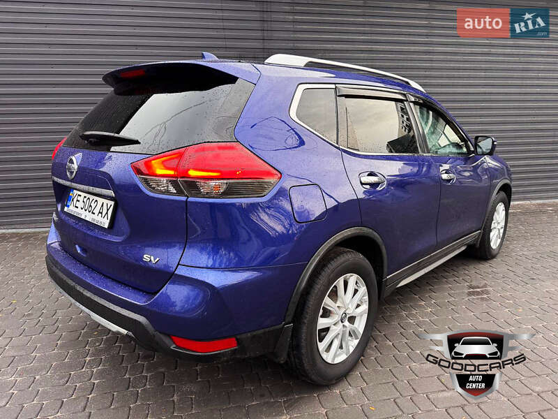 Позашляховик / Кросовер Nissan Rogue 2017 в Кам'янському